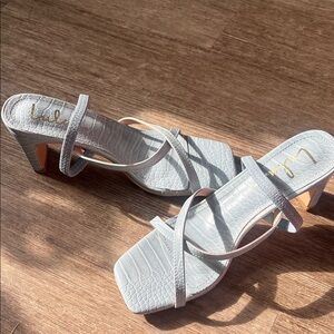 Lulu's Elegant Gray Croc-Patterned Heels